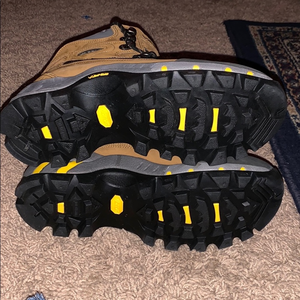 Boots - Picture 3 of 5